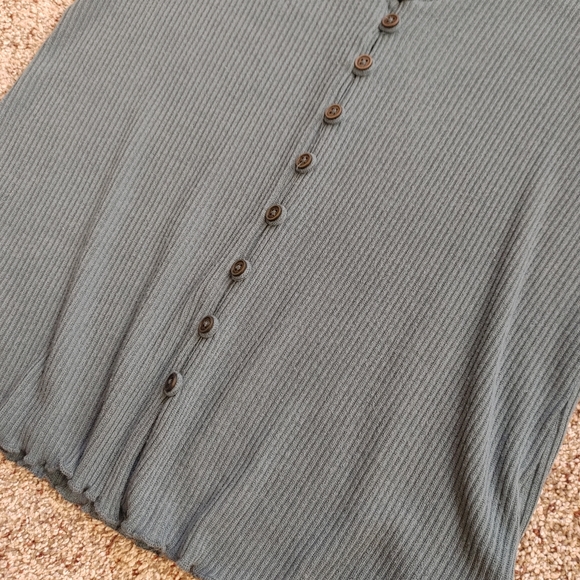Women's Ribbed Button Top - Picture 3 of 3